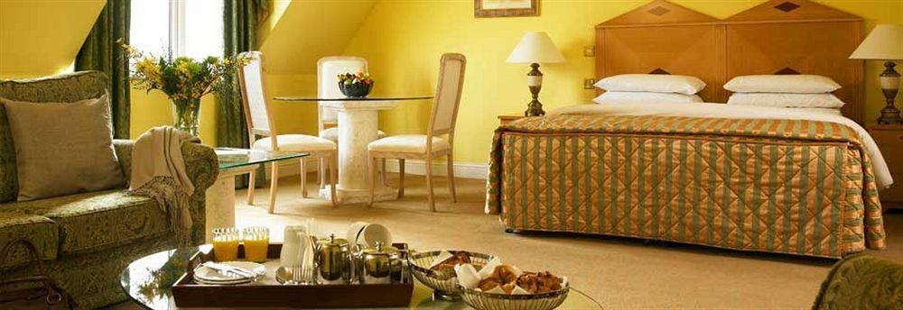 Breaffy Woods Hotel คาสเซิลบาร์ ภายนอก รูปภาพ