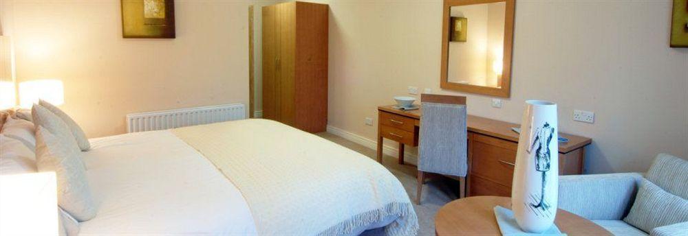 Breaffy Woods Hotel คาสเซิลบาร์ ภายนอก รูปภาพ