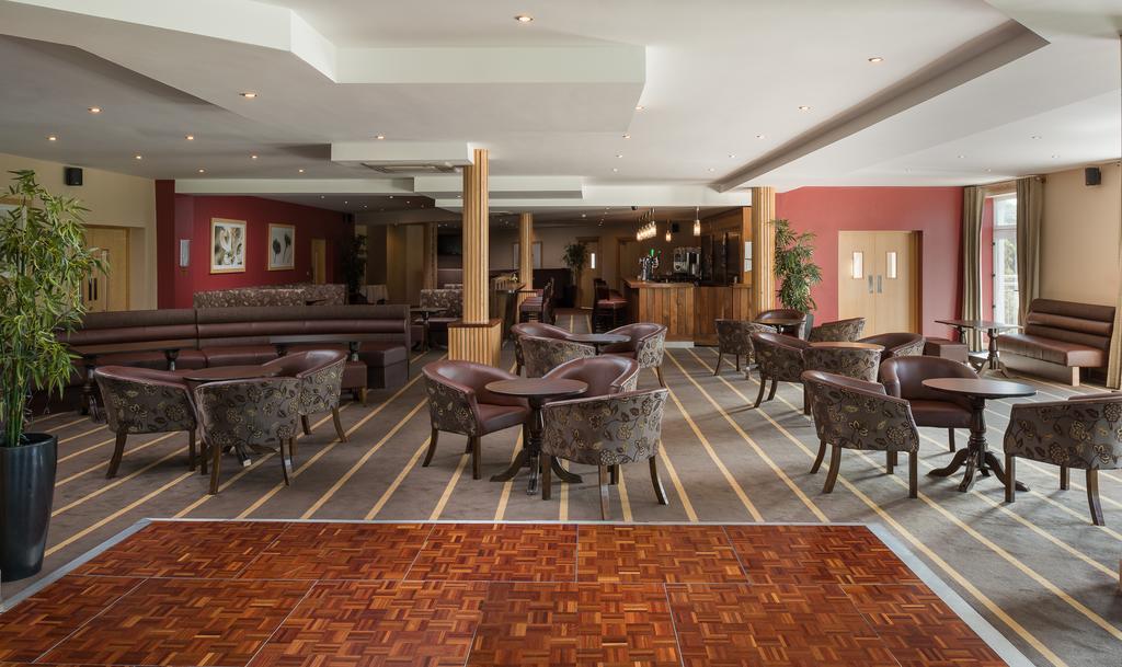 Breaffy Woods Hotel คาสเซิลบาร์ ภายนอก รูปภาพ