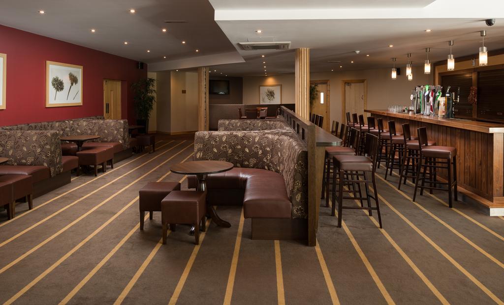 Breaffy Woods Hotel คาสเซิลบาร์ ภายนอก รูปภาพ