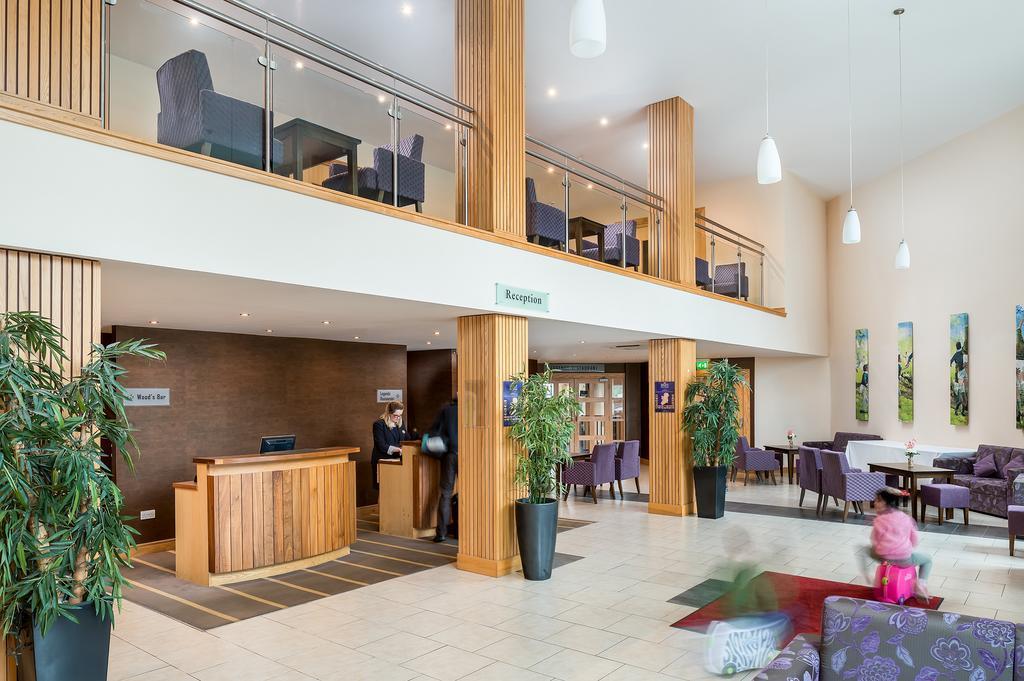 Breaffy Woods Hotel คาสเซิลบาร์ ภายนอก รูปภาพ