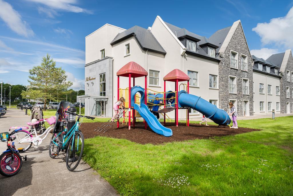 Breaffy Woods Hotel คาสเซิลบาร์ ภายนอก รูปภาพ