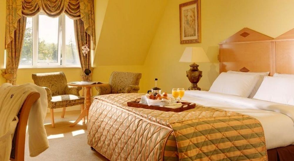Breaffy Woods Hotel คาสเซิลบาร์ ภายนอก รูปภาพ