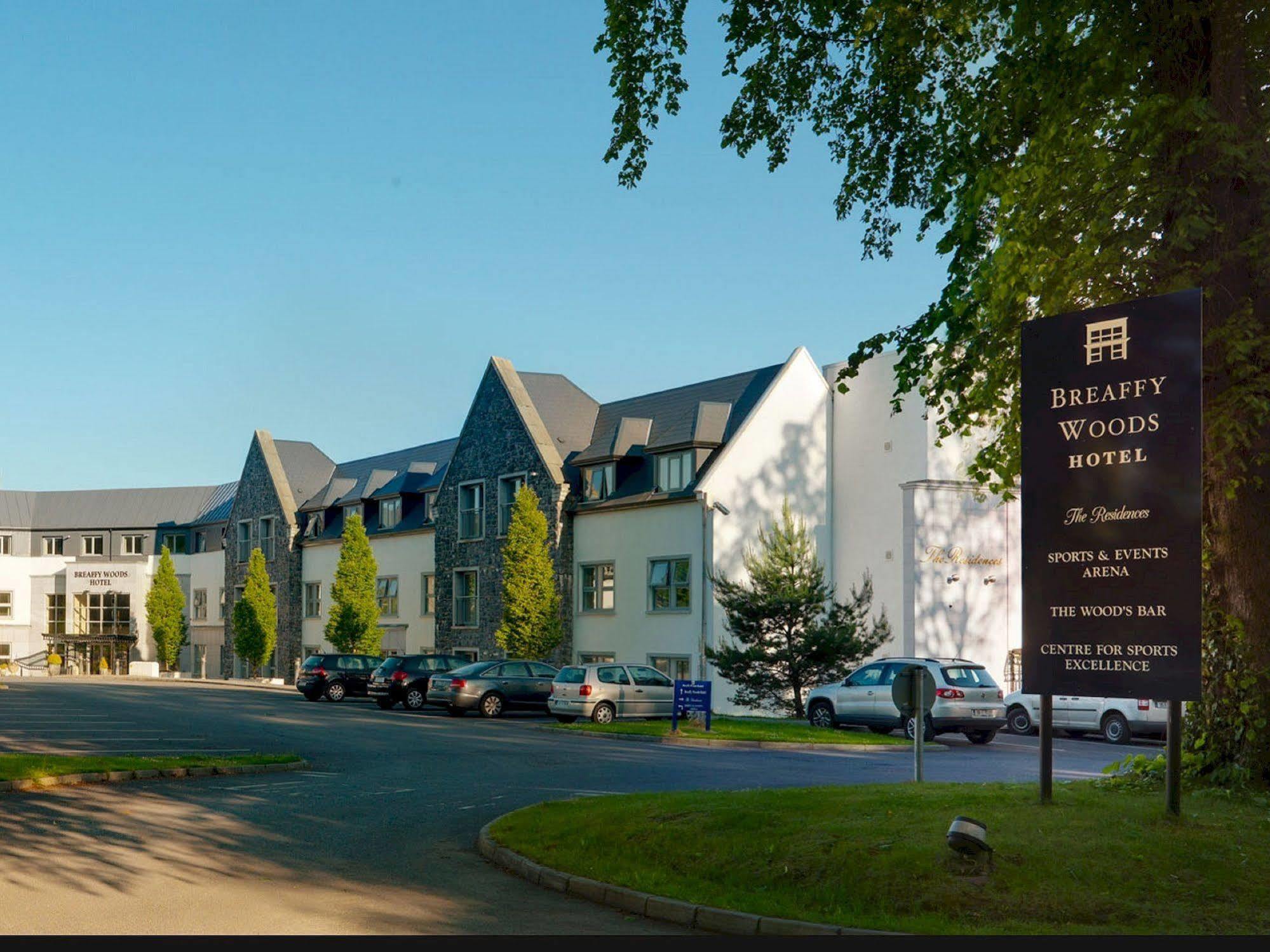 Breaffy Woods Hotel คาสเซิลบาร์ ภายนอก รูปภาพ