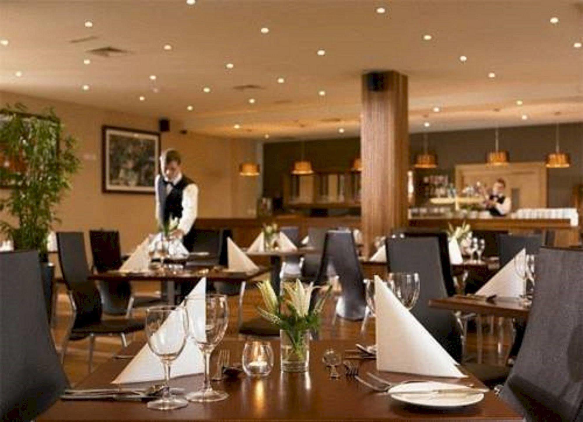 Breaffy Woods Hotel คาสเซิลบาร์ ภายนอก รูปภาพ