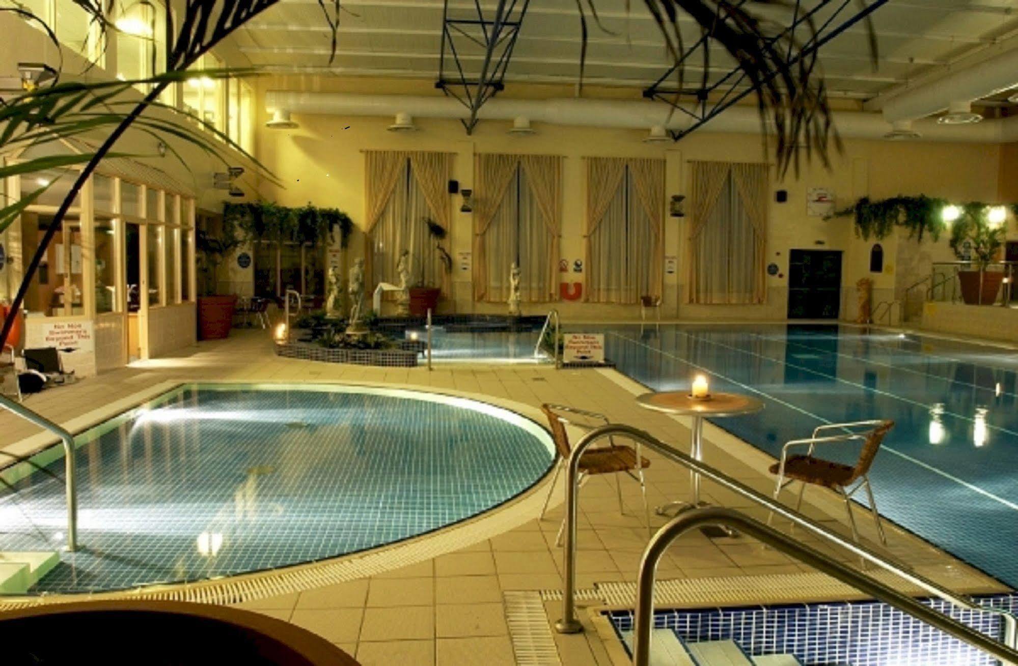 Breaffy Woods Hotel คาสเซิลบาร์ ภายนอก รูปภาพ