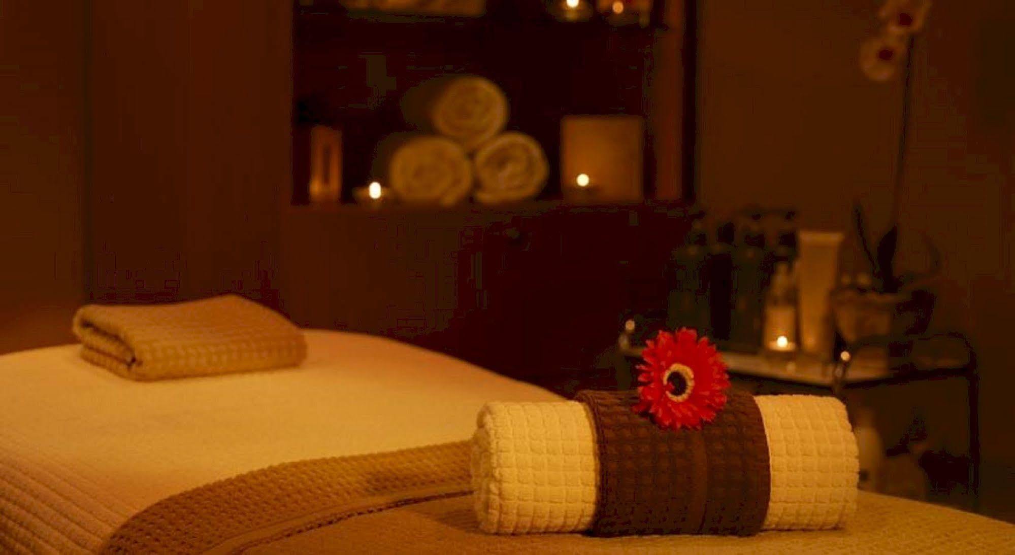 Breaffy Woods Hotel คาสเซิลบาร์ ภายนอก รูปภาพ