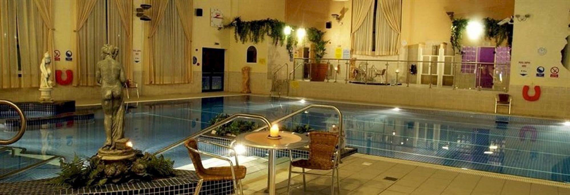 Breaffy Woods Hotel คาสเซิลบาร์ ภายนอก รูปภาพ